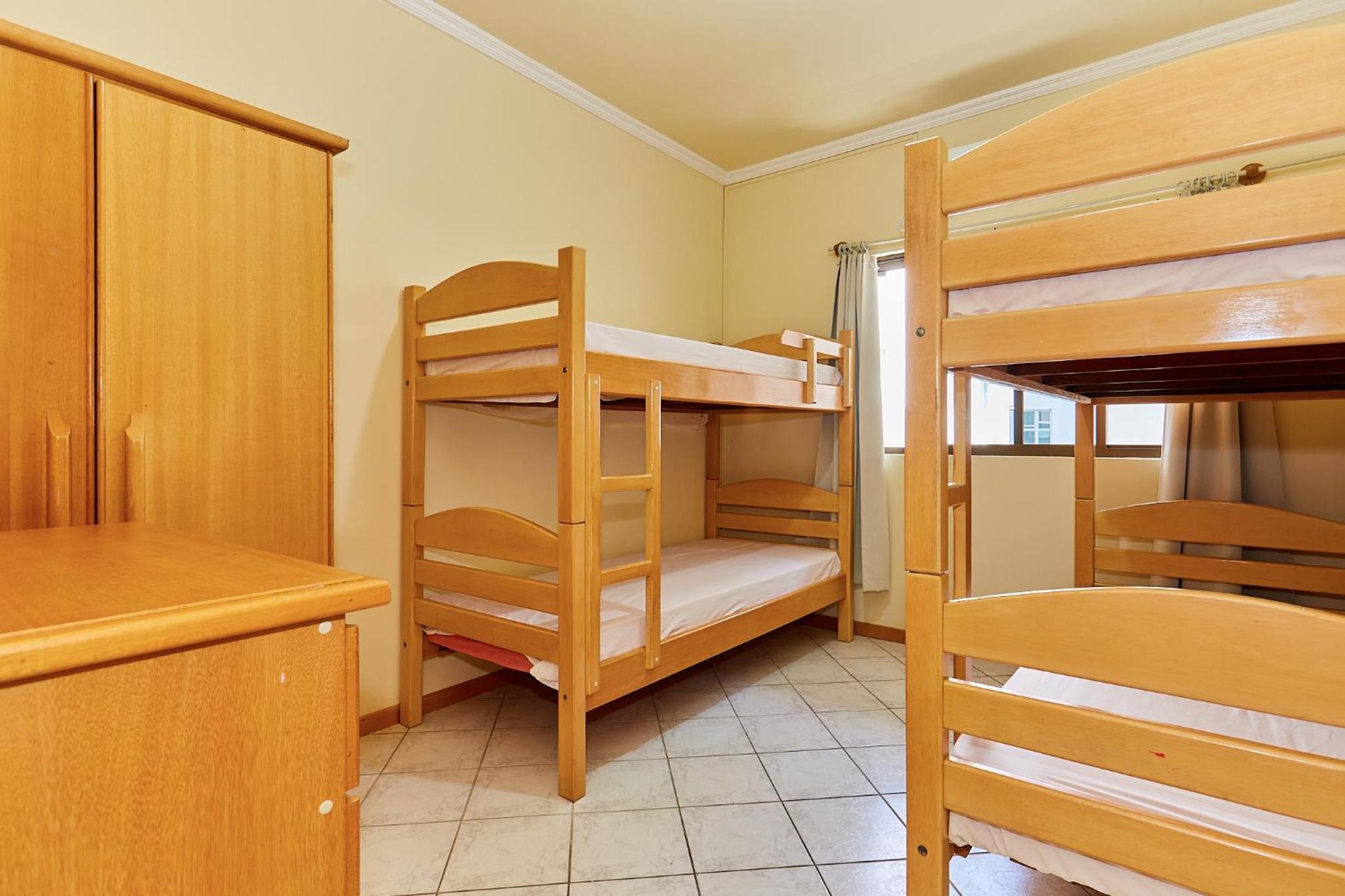 945 - Apartamento Ed Estrela do Mar II - Centro Bombinhas - Garagem para 1 Carro