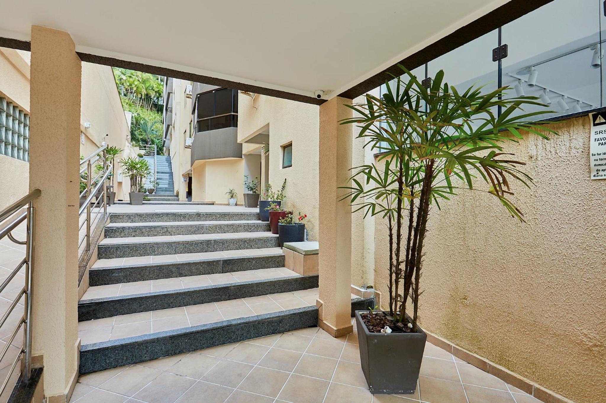 945 - Apartamento Ed Estrela do Mar II - Centro Bombinhas - Garagem para 1 Carro