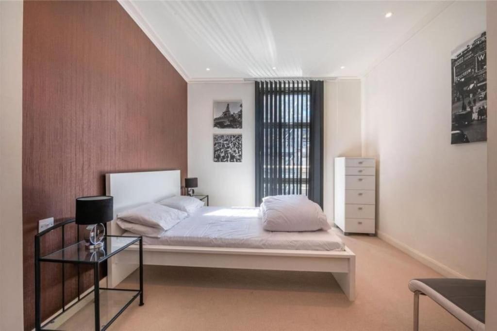 Luxury Penthouse 2 bedrooms flat in Canary Wharf