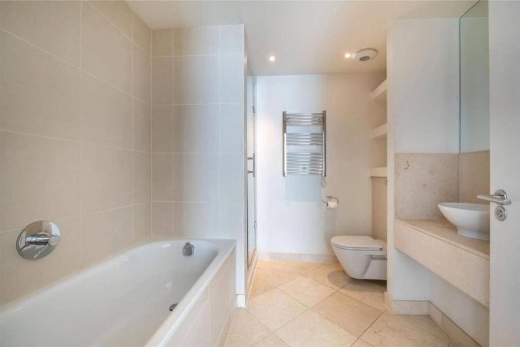 Luxury Penthouse 2 bedrooms flat in Canary Wharf