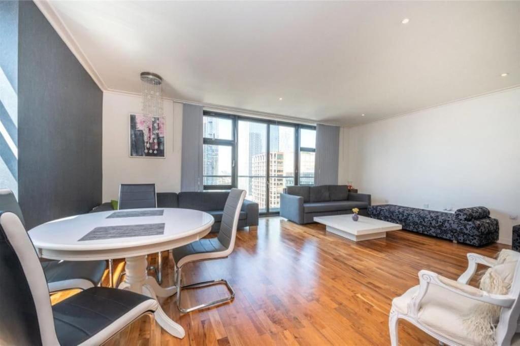 Luxury Penthouse 2 bedrooms flat in Canary Wharf