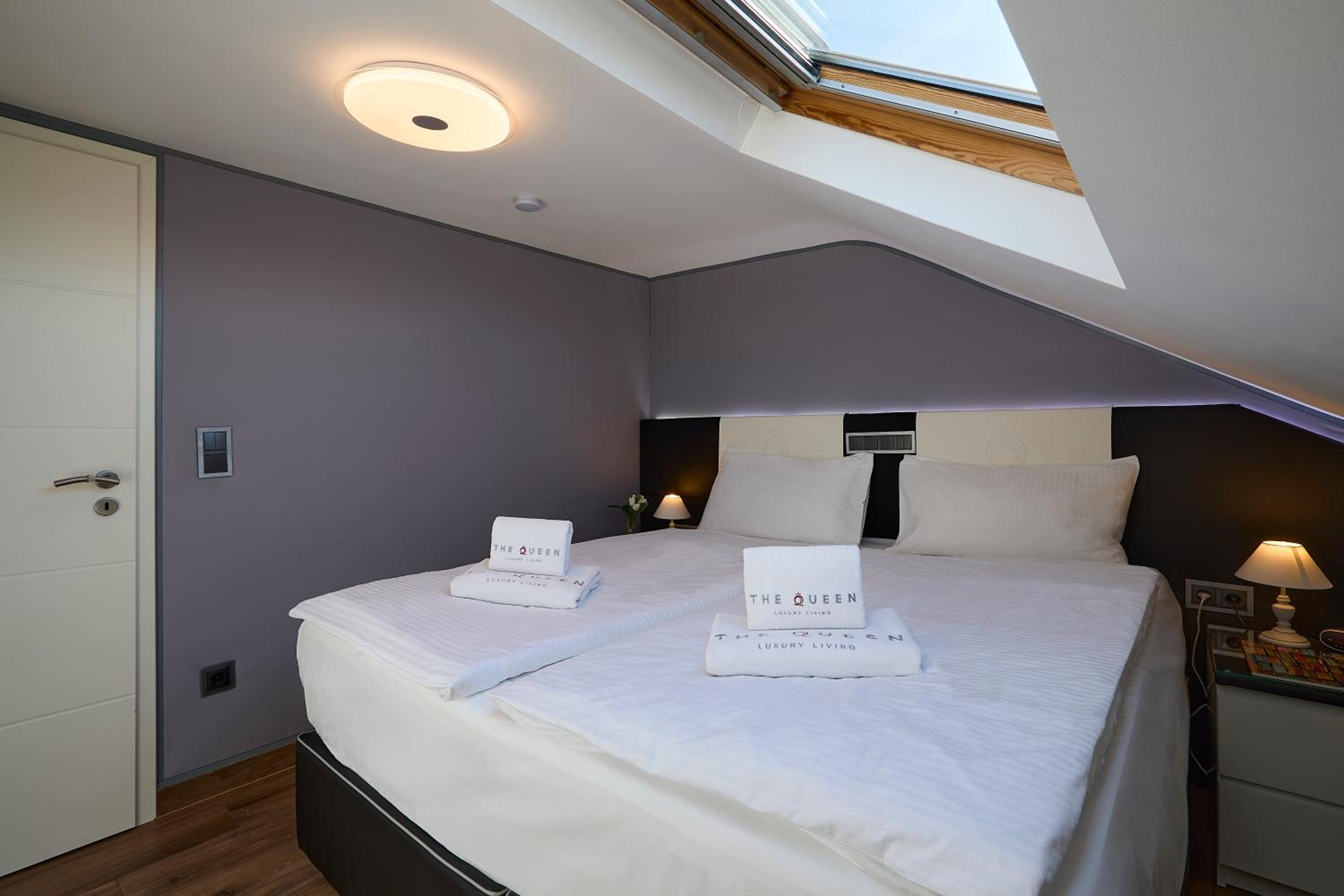 The Queen Luxury Apartments - Villa Carlotta
