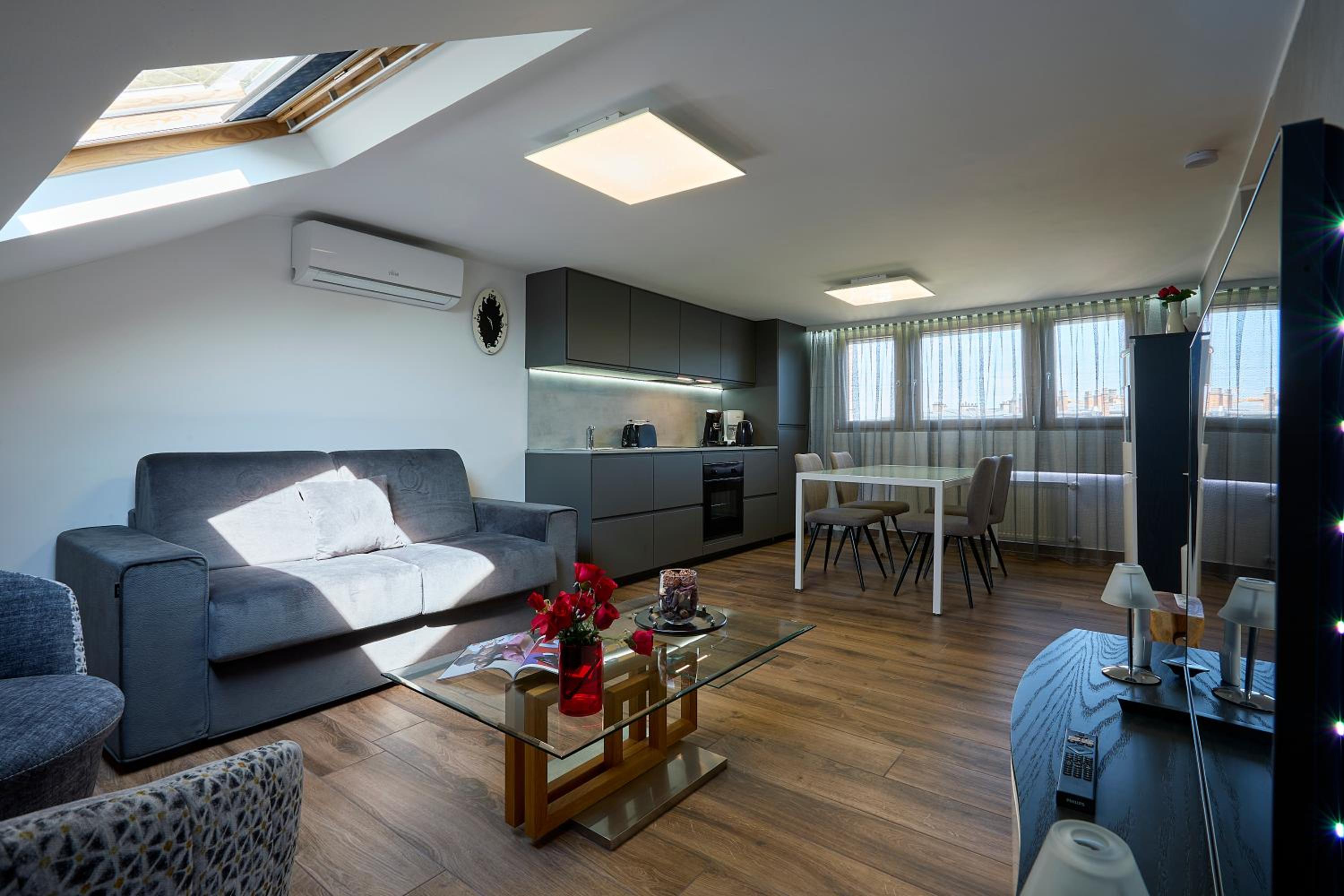 The Queen Luxury Apartments - Villa Carlotta