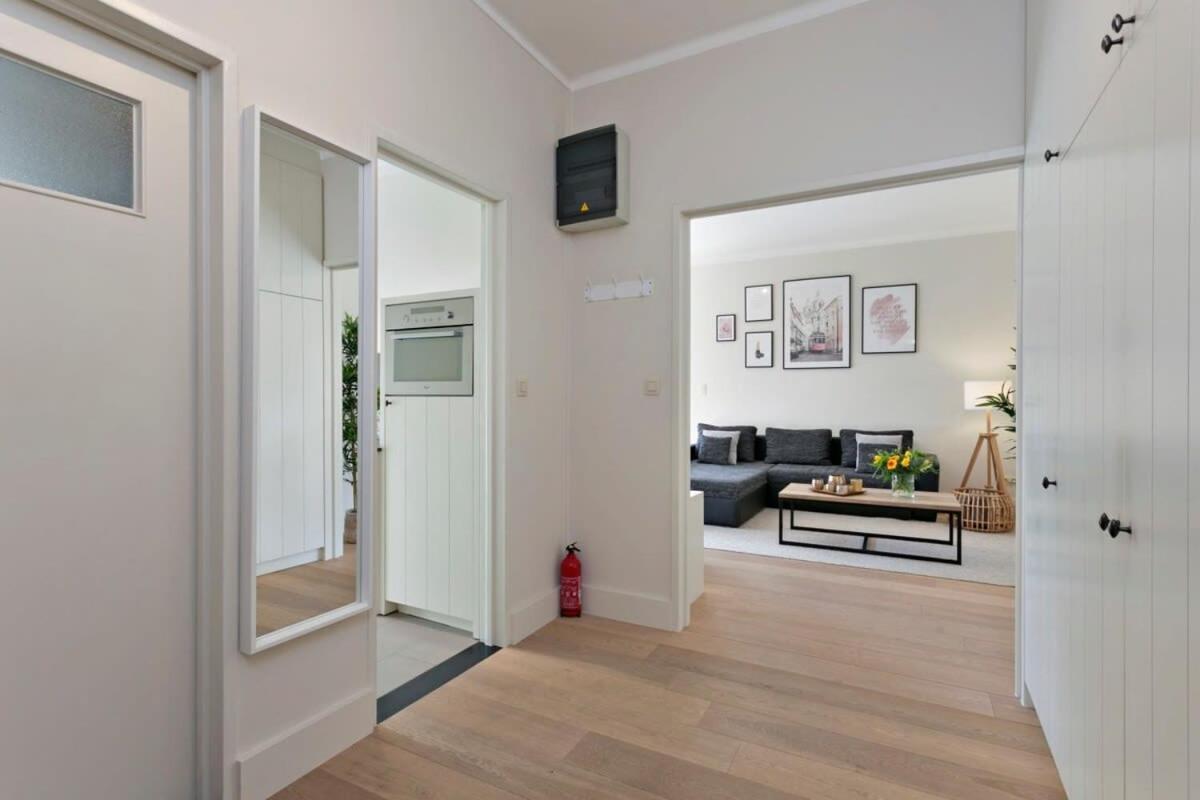 Sunny fully renovated stylish apartment at the Zeedijk of Knokke