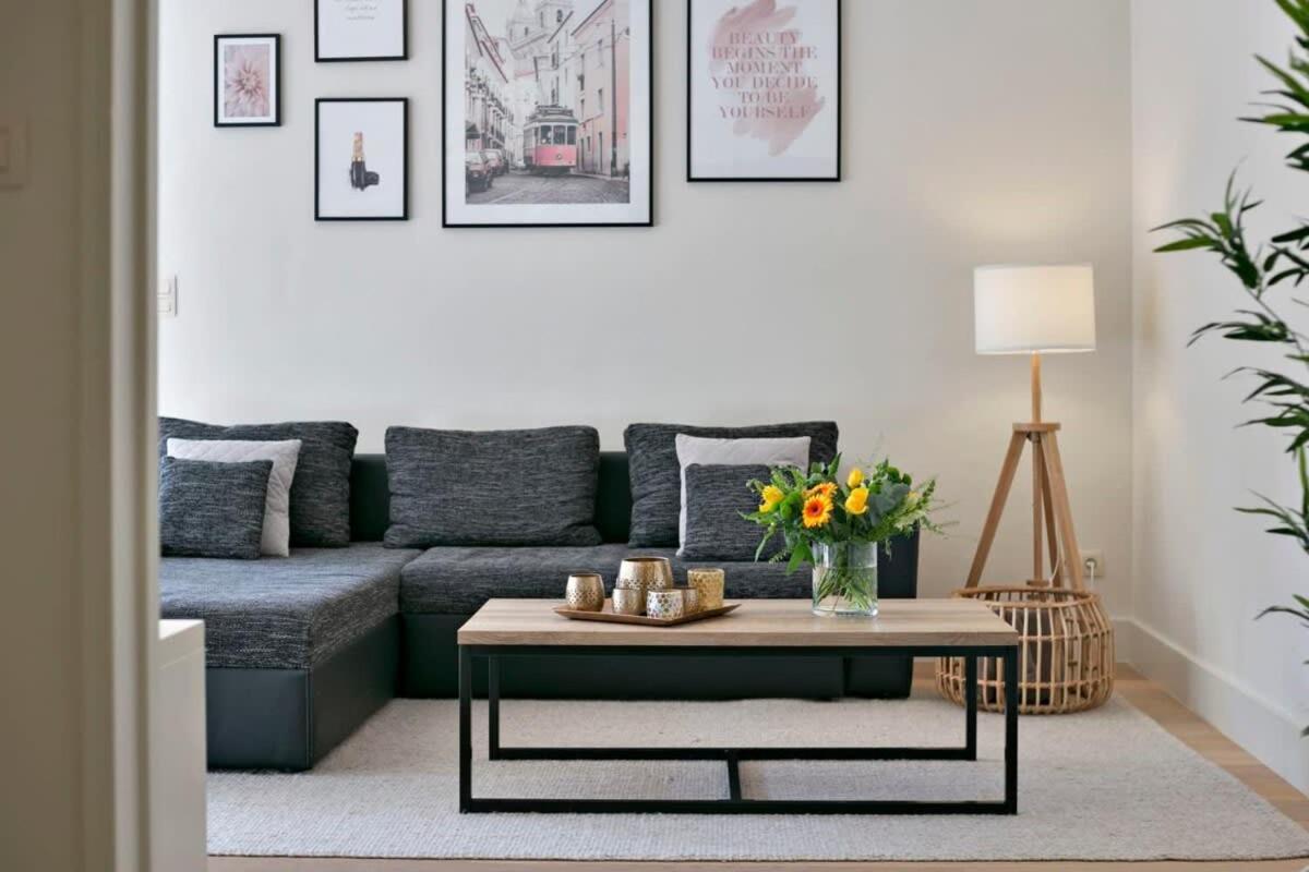 Sunny fully renovated stylish apartment at the Zeedijk of Knokke