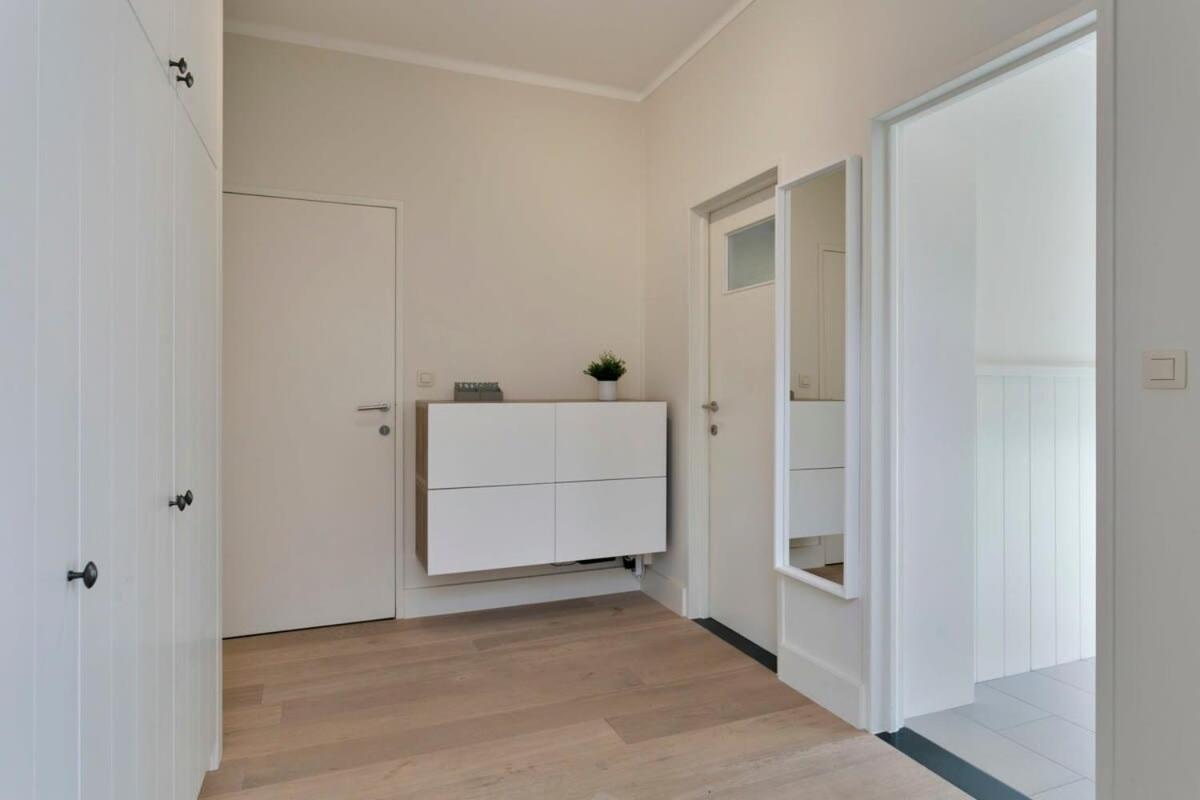 Sunny fully renovated stylish apartment at the Zeedijk of Knokke