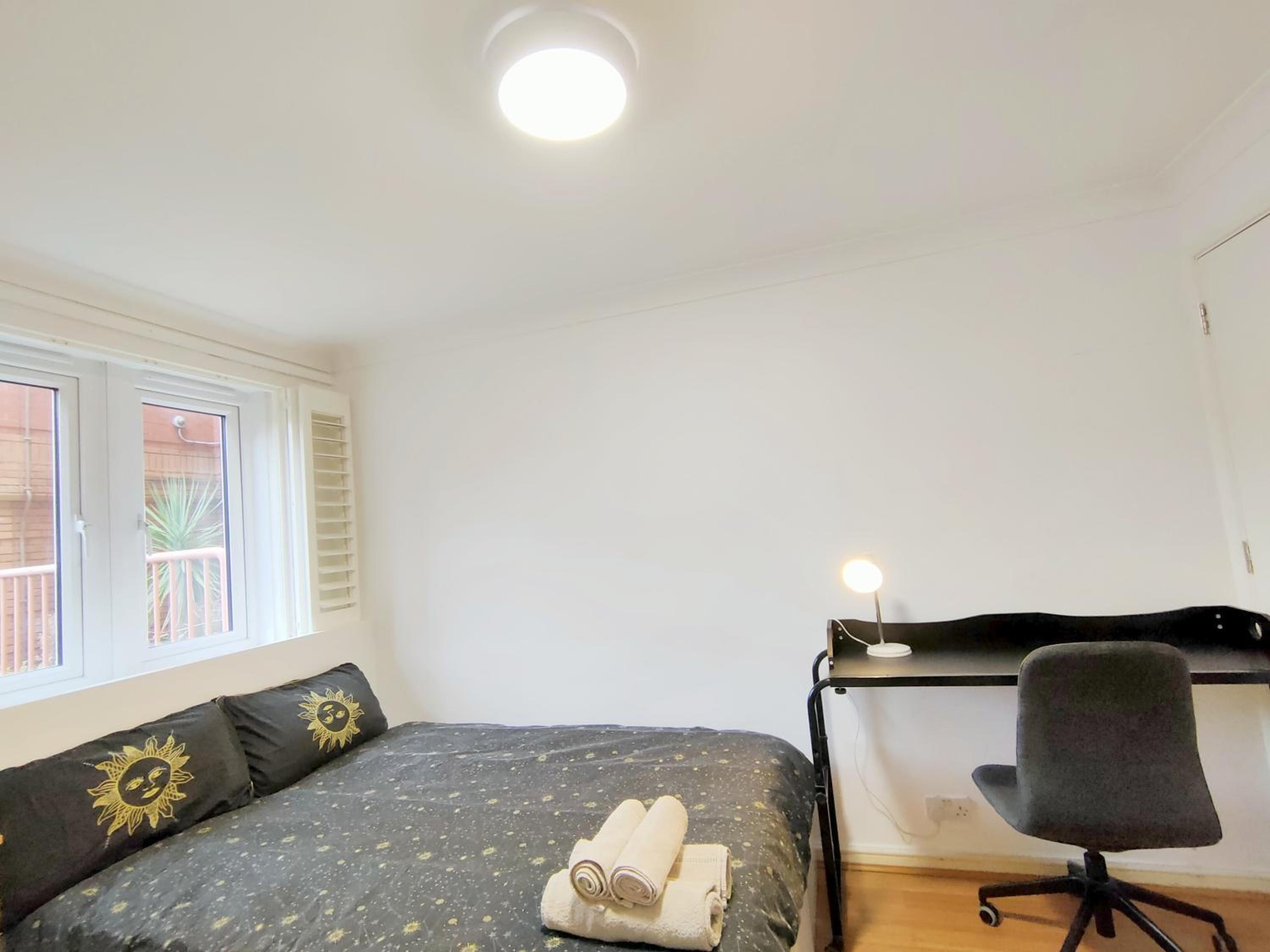 Spacious 3-Bed Cosy Flat in Westminster