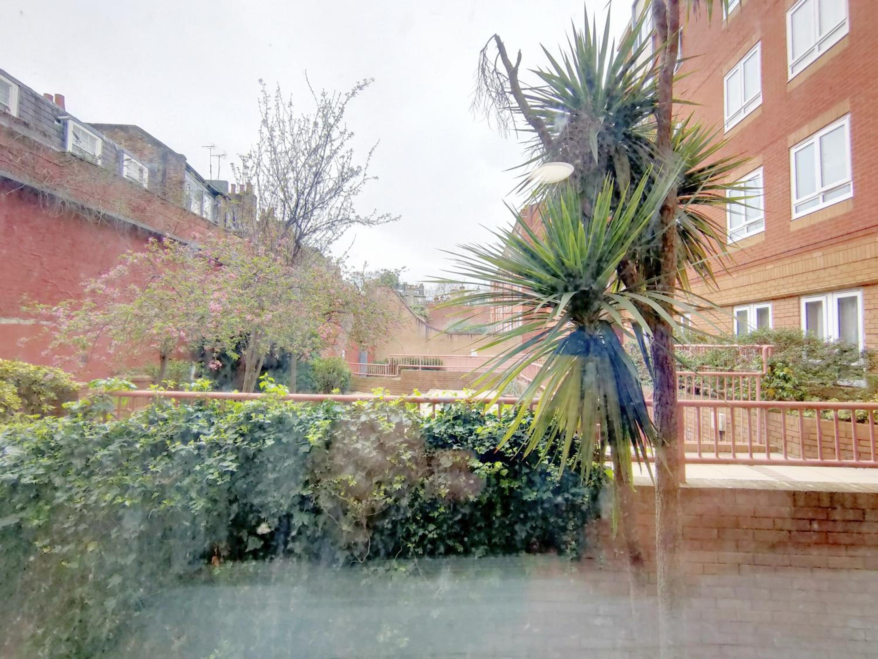 Spacious 3-Bed Cosy Flat in Westminster
