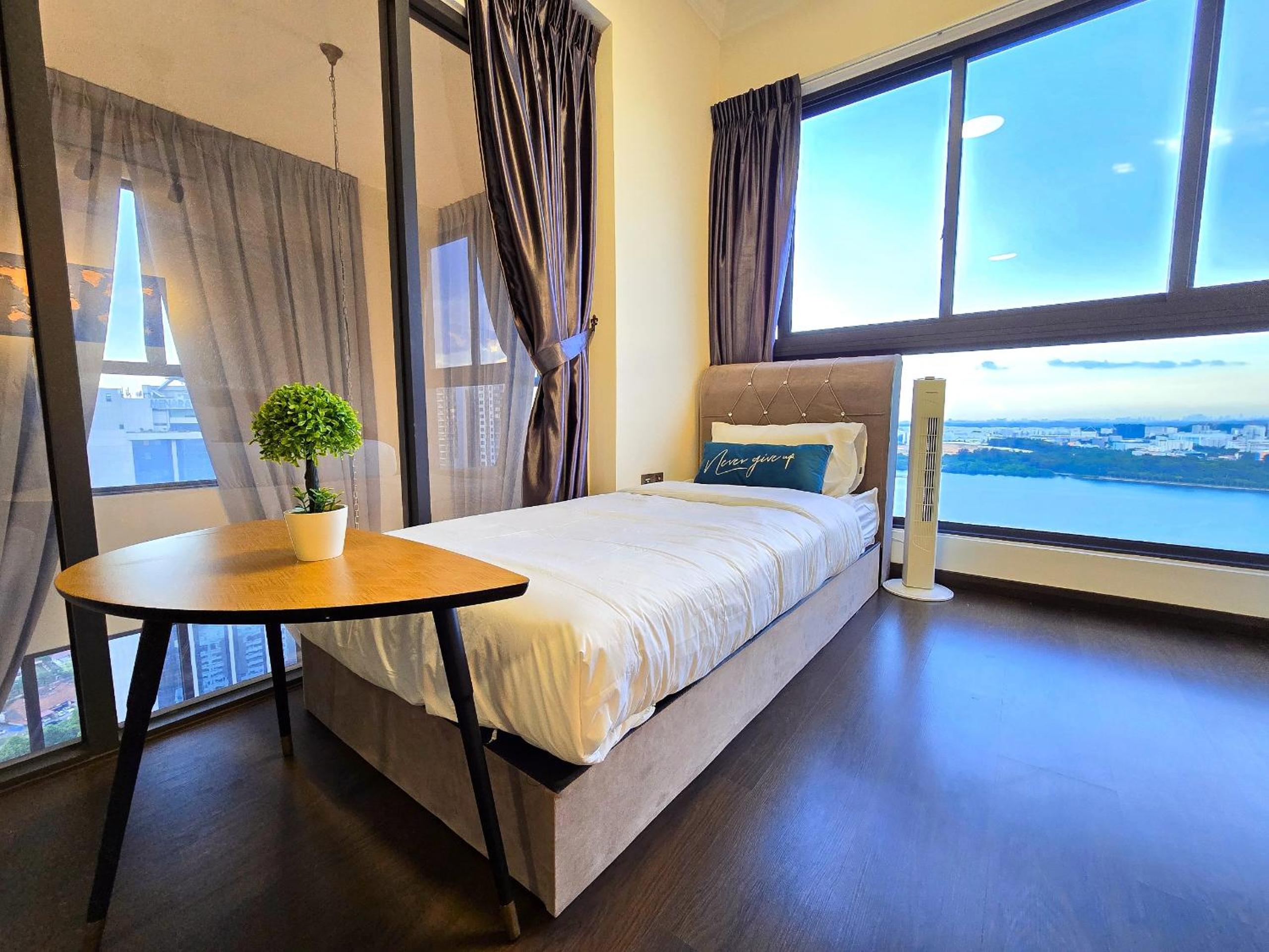 Loft Suite Seaview near JB CIQ 7pax