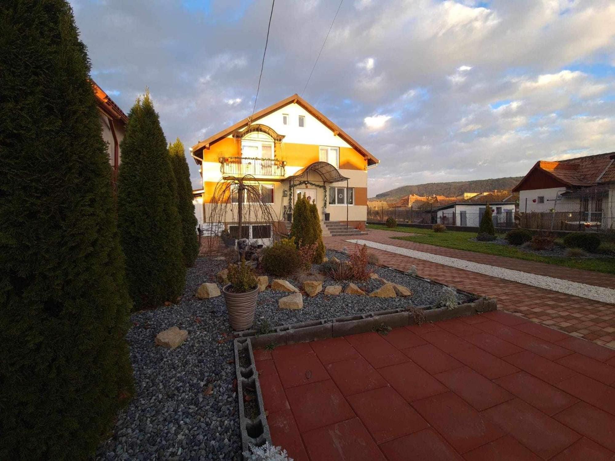 Gold Residence