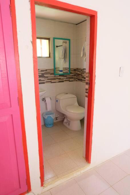 Cabaña en primera línea de playa en San Antero con Aire AC y 5 habitaciones