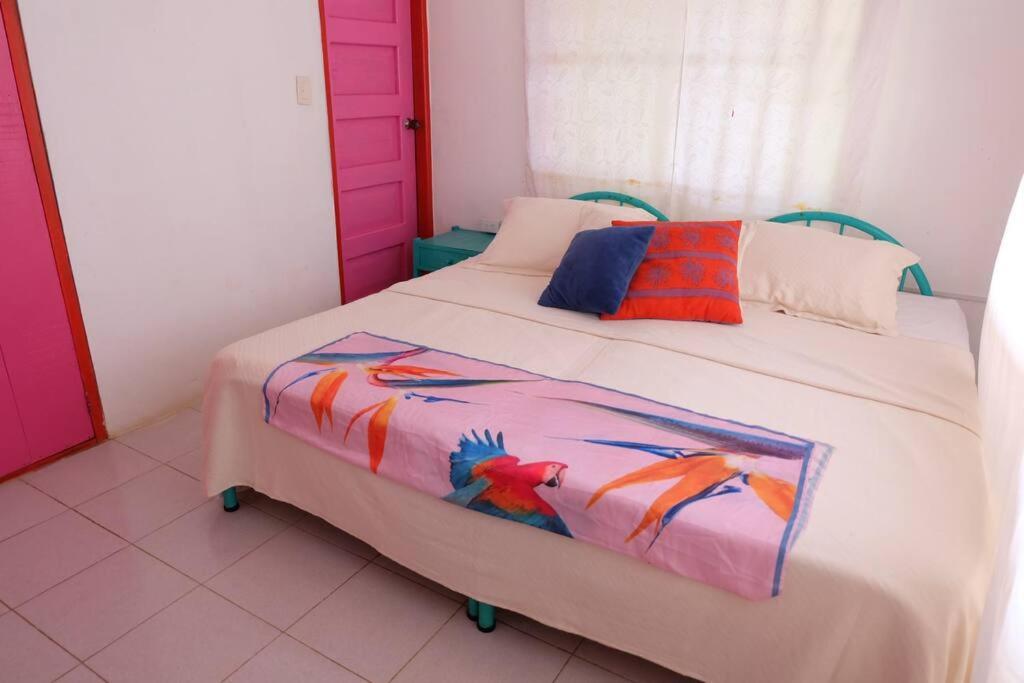 Cabaña en primera línea de playa en San Antero con Aire AC y 5 habitaciones