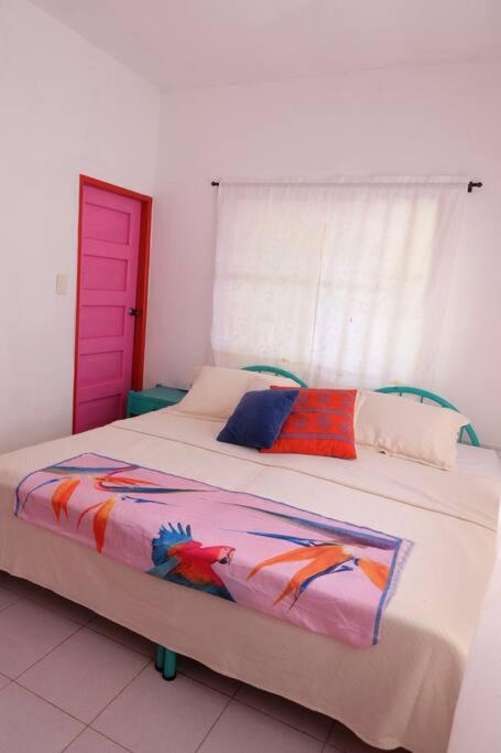 Cabaña en primera línea de playa en San Antero con Aire AC y 5 habitaciones