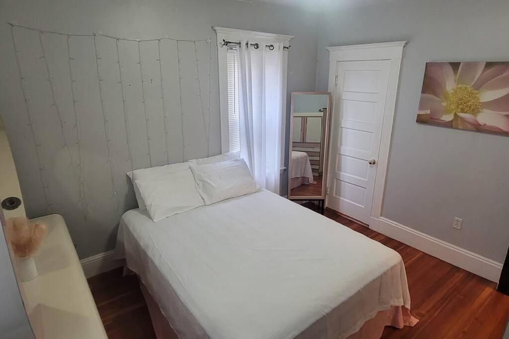 Modern Haven ,Your Stylish Retreat view 2