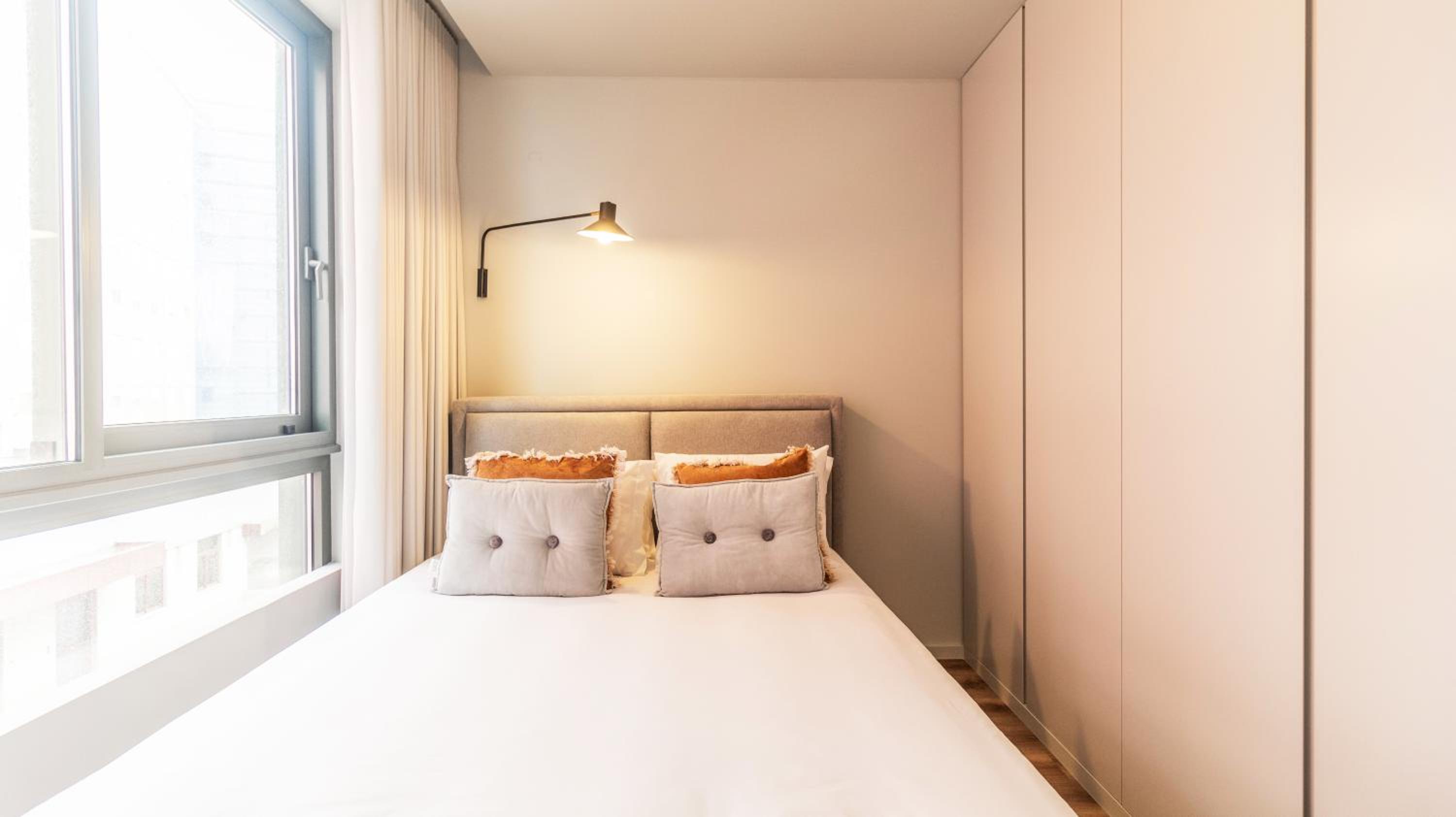 RUAH Apartments by LovelyStay