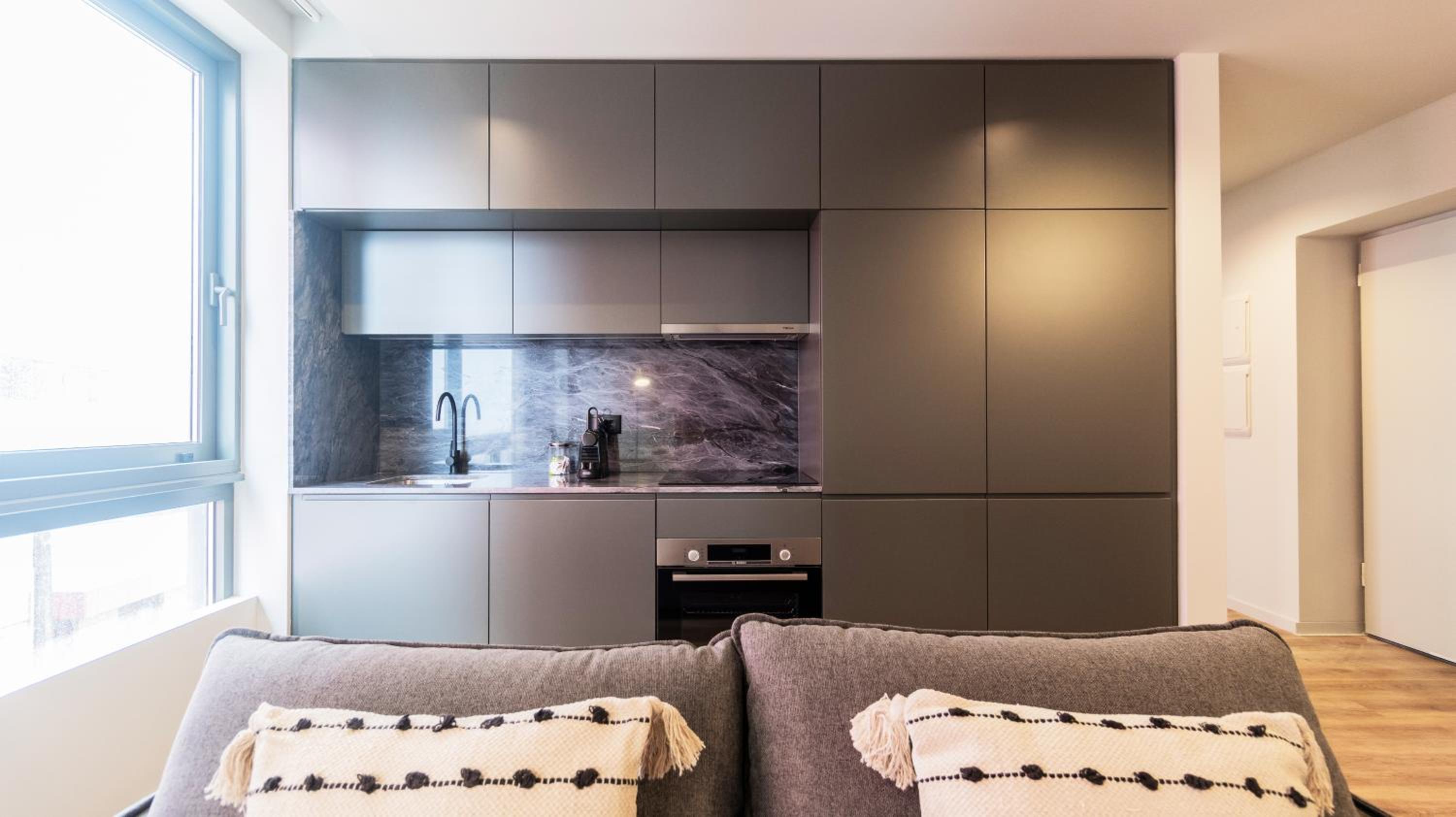 RUAH Apartments by LovelyStay