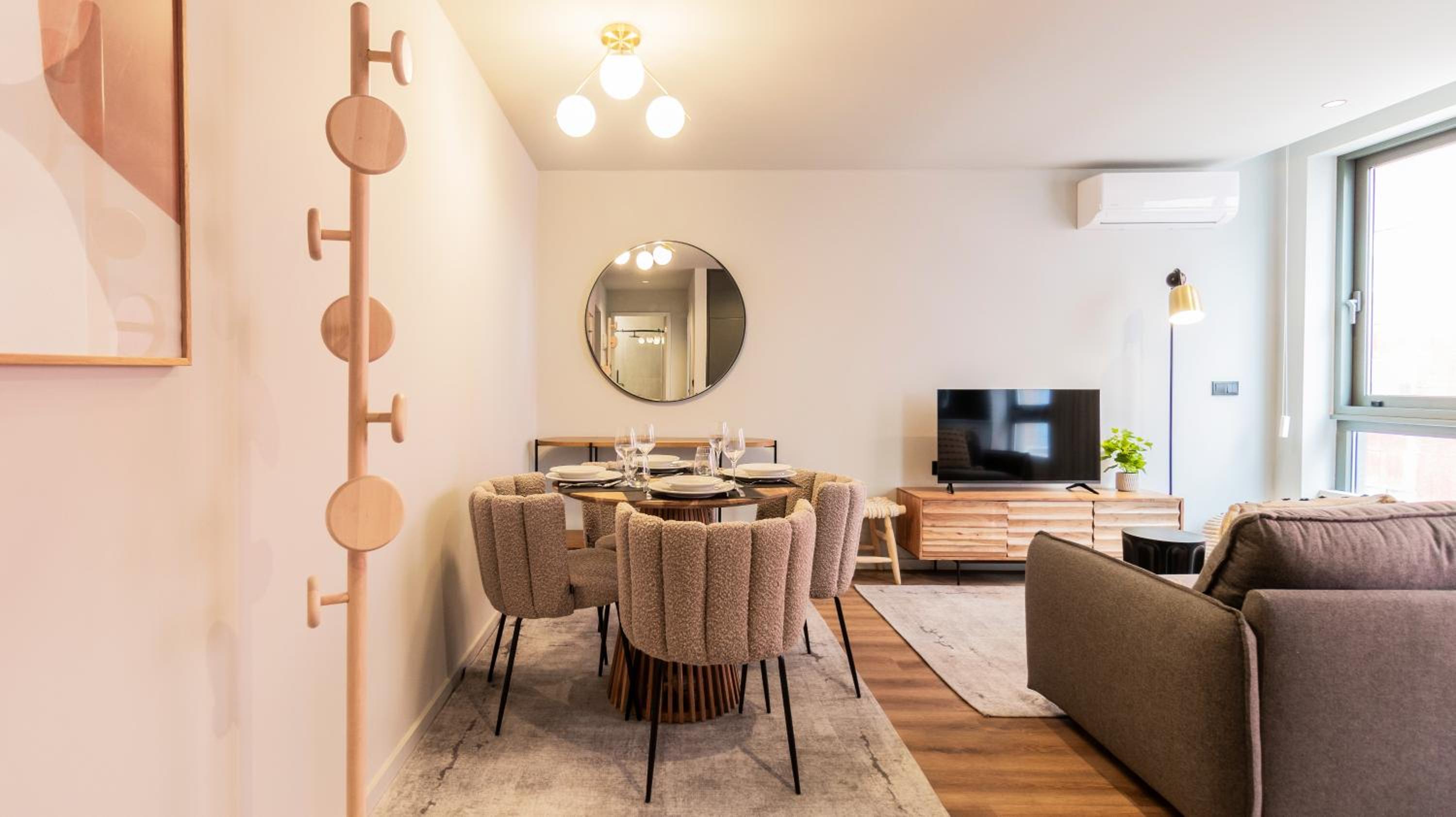 RUAH Apartments by LovelyStay