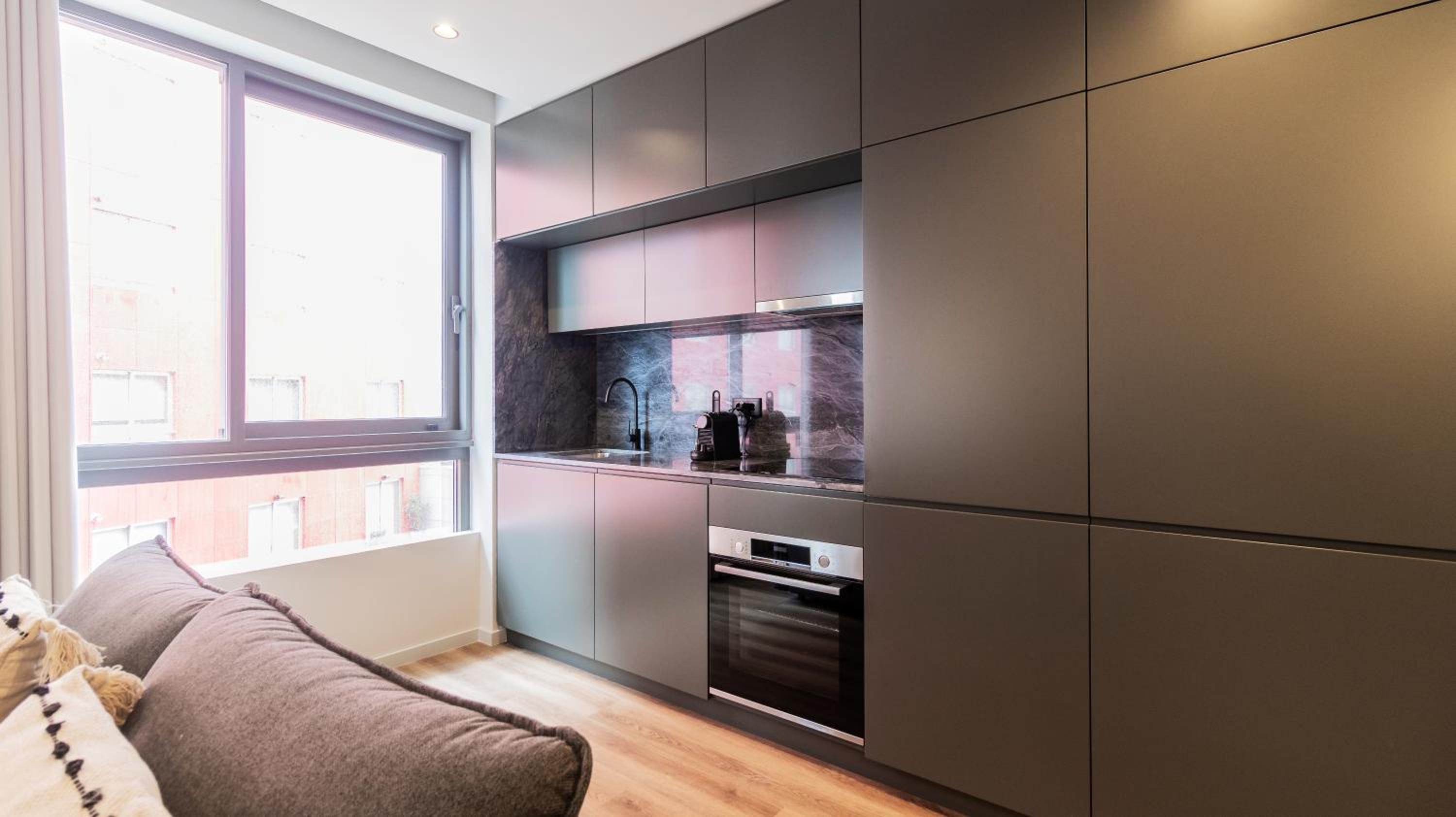 RUAH Apartments by LovelyStay