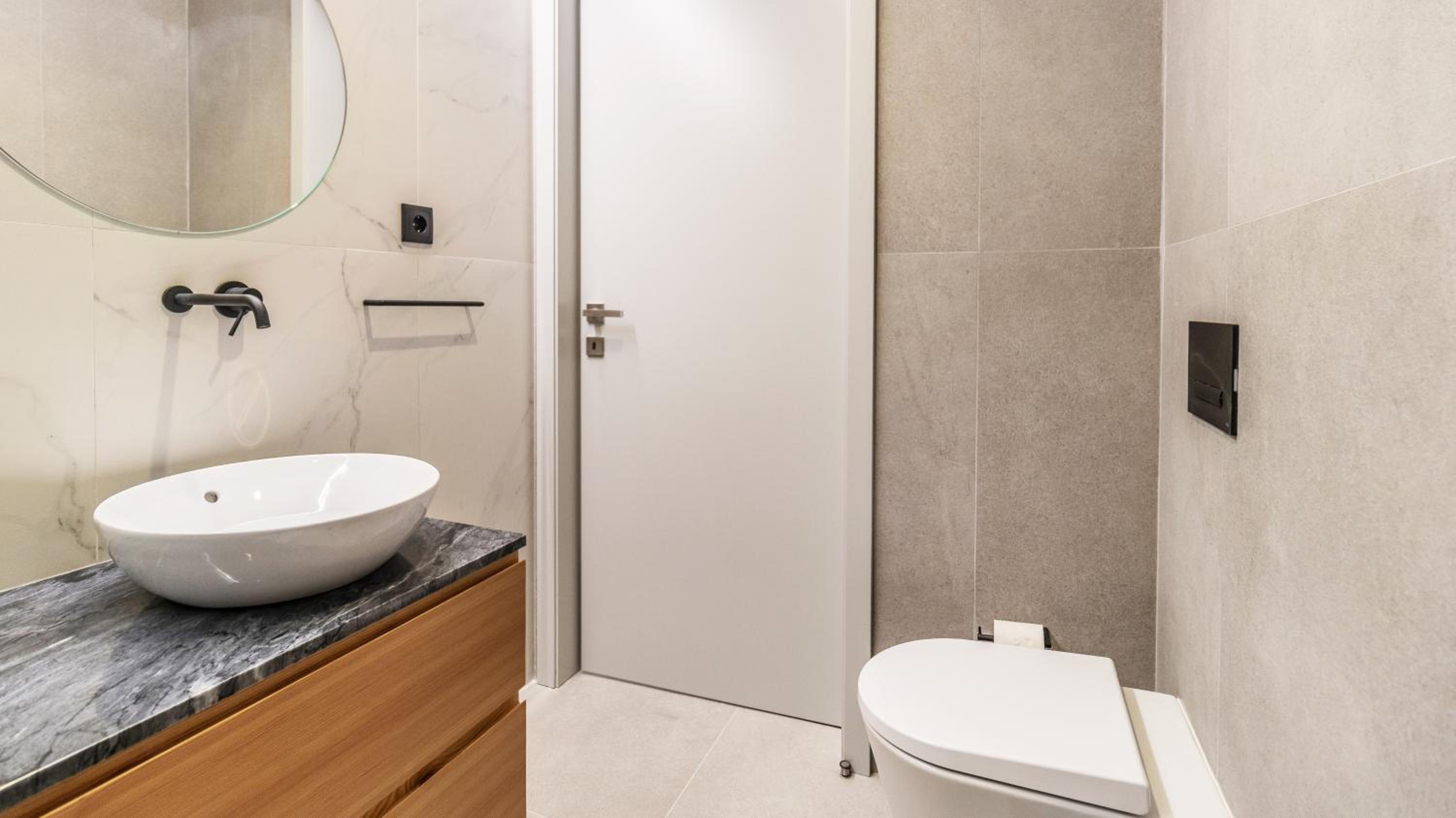 RUAH Apartments by LovelyStay