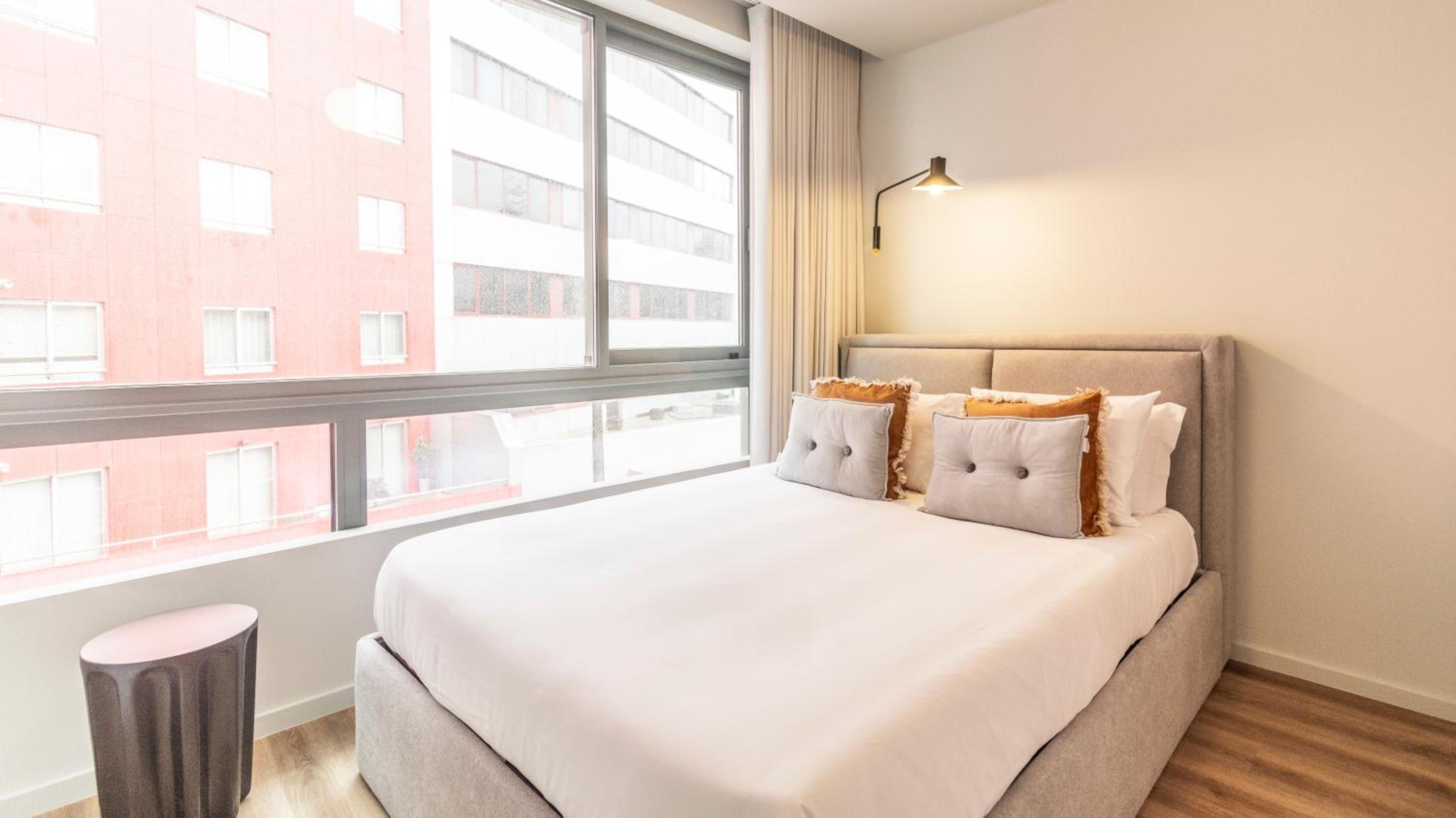 RUAH Apartments by LovelyStay