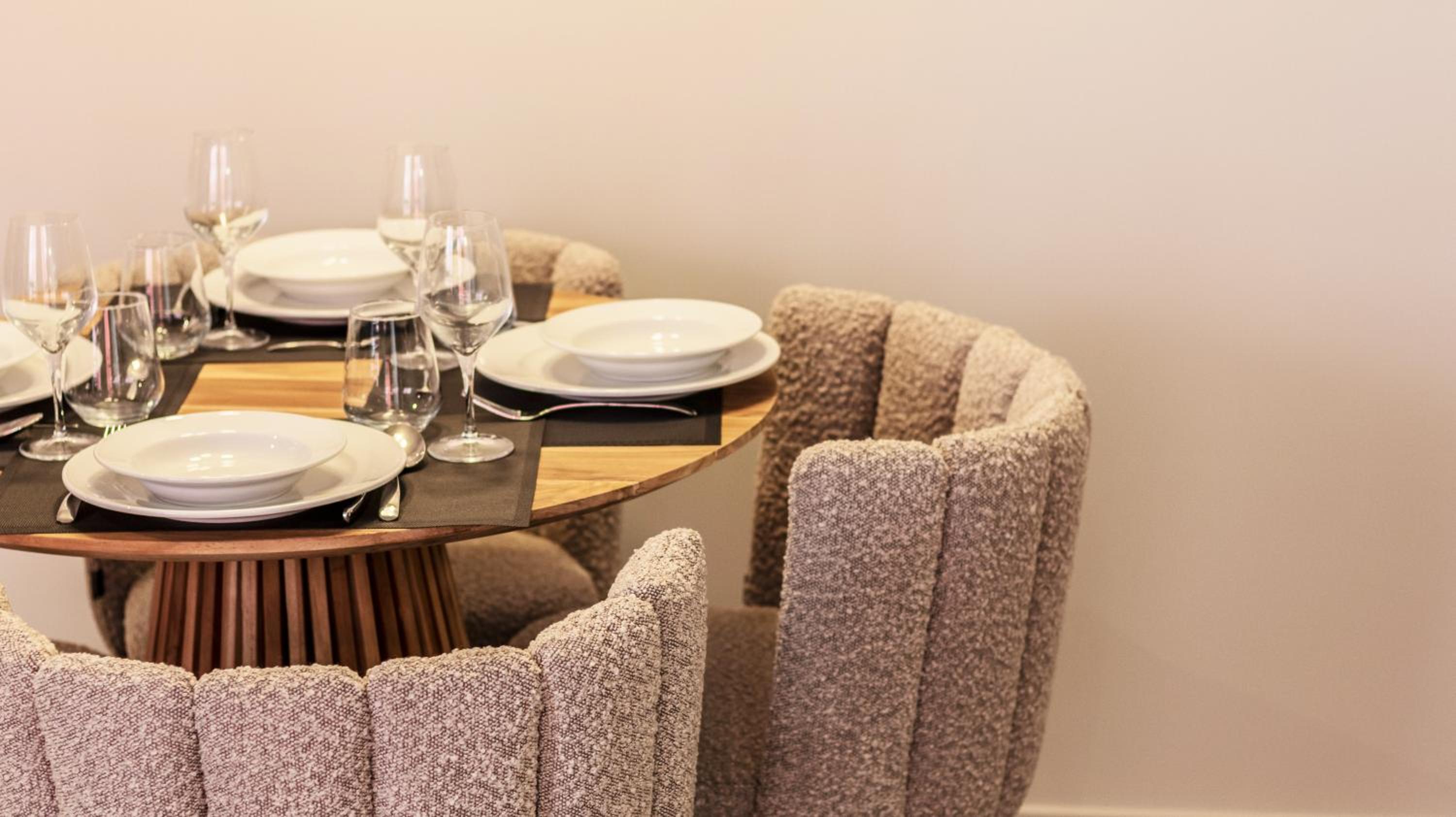 RUAH Apartments by LovelyStay