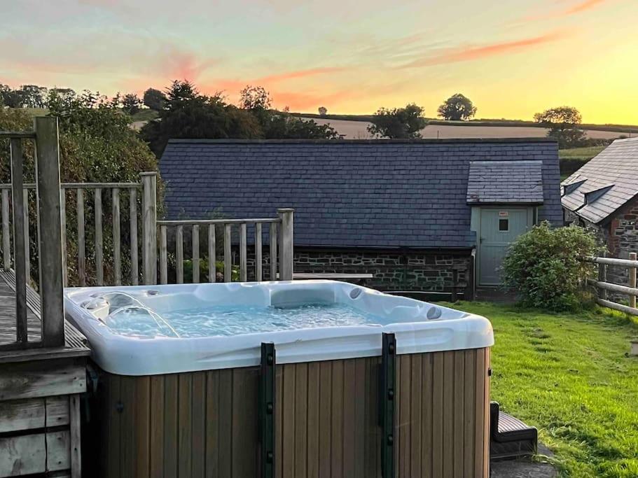Countryside cottage with private garden & hot tub view 2