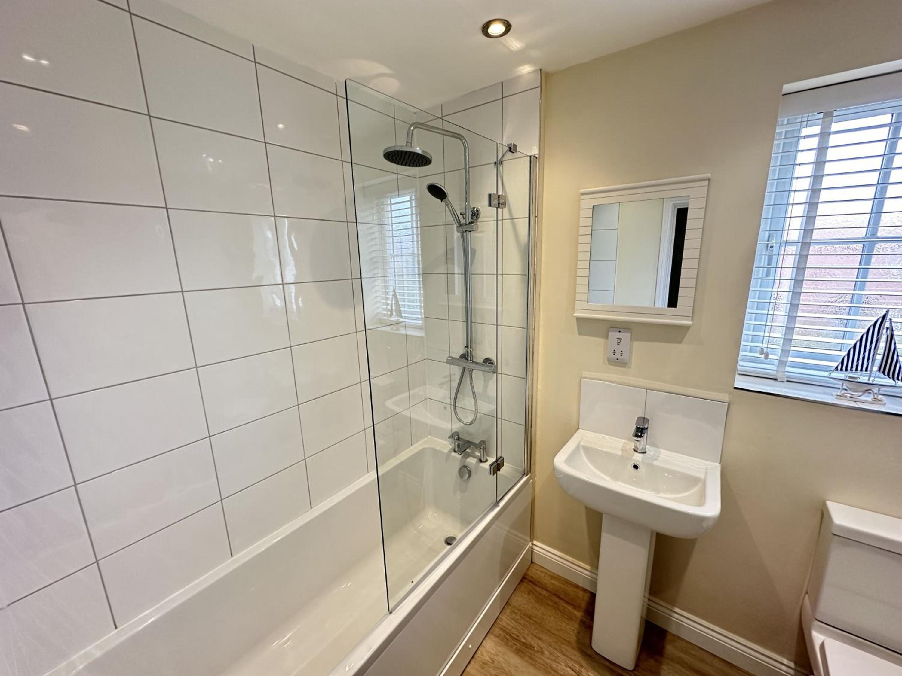 Admirals Cottage - Part of the The Bay Filey Holiday Village with pool, gym and direct beach access, pub, restaurant, tennis and meadows walks