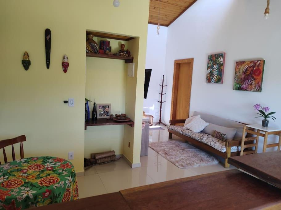 Casa Mohini Refúgio nas montanhas de Teresópolis Quarto com deck rede suspensa lareira cachoeira e piscina