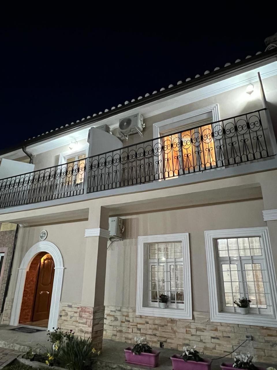 Garden Villa Guni