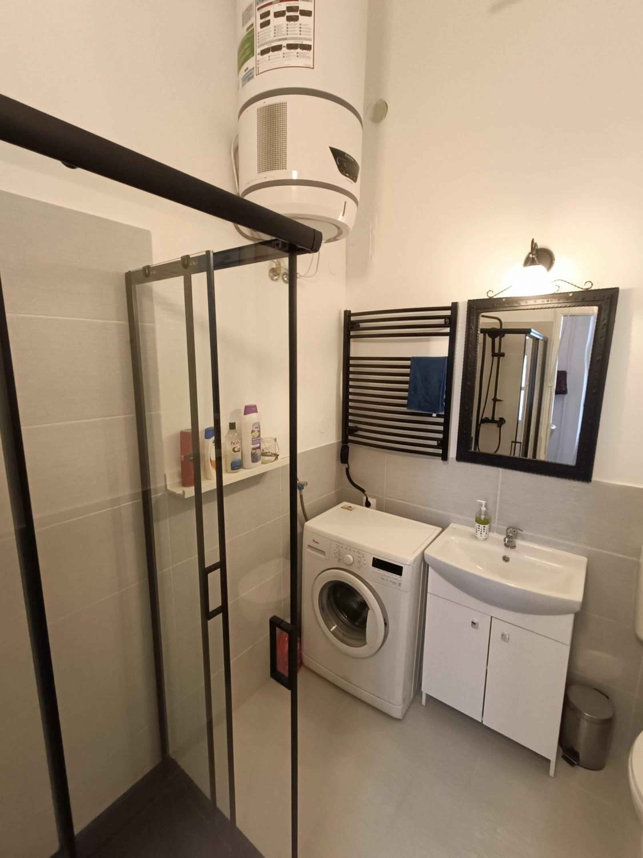 Sunshine flat at the BLAHA
