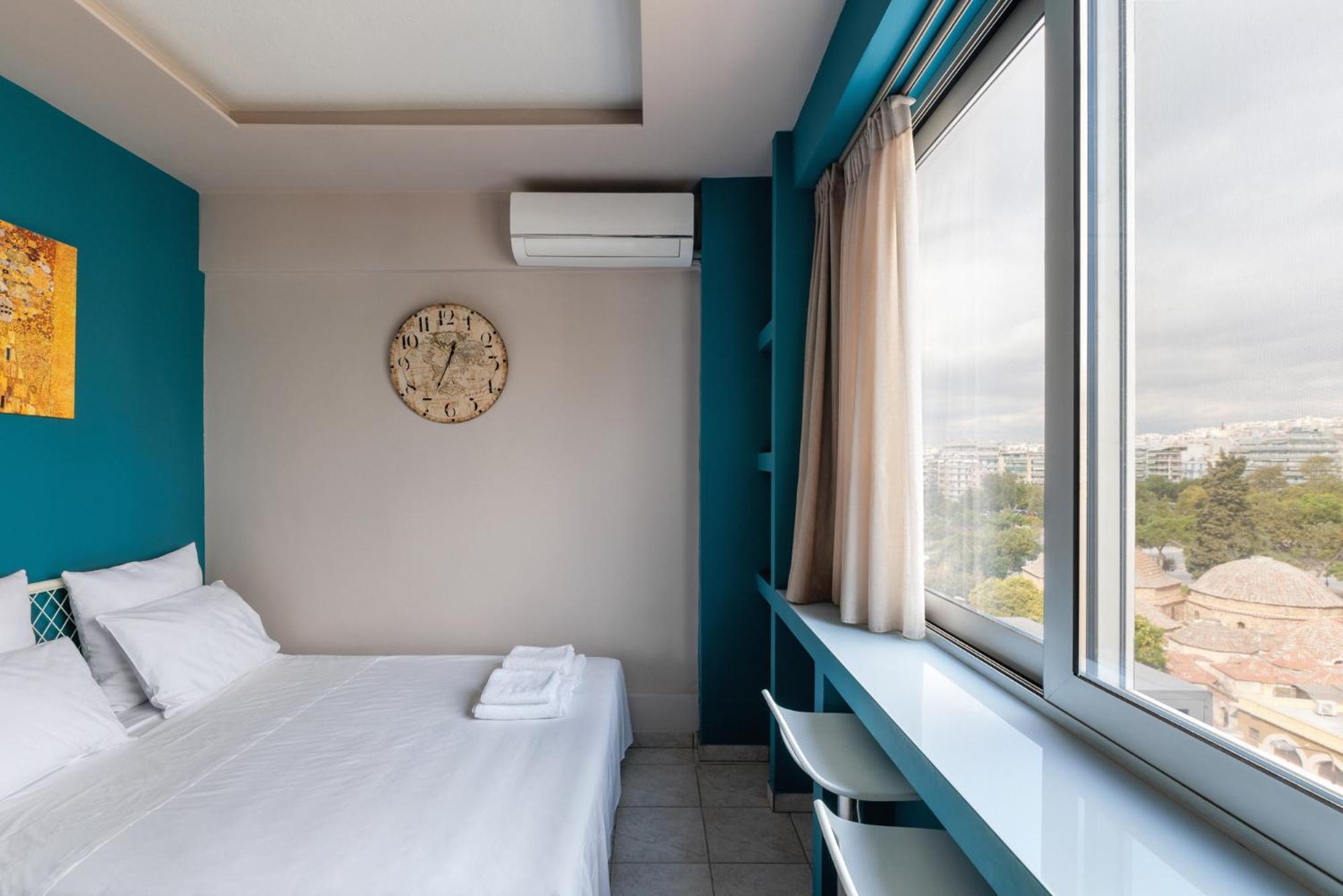 Aristotle Spot, City View Apartment by BiNoBi! view 2
