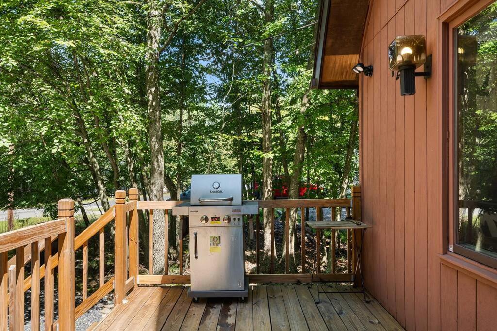 A-Frame Ski Hike Hot Tub Firepit view 2