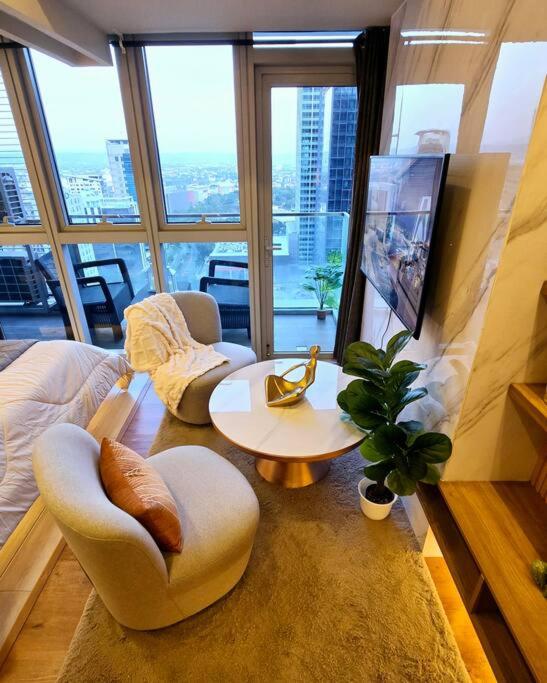 KD Suites at Uptown Parksuites Tower 2 BGC Taguig view 4