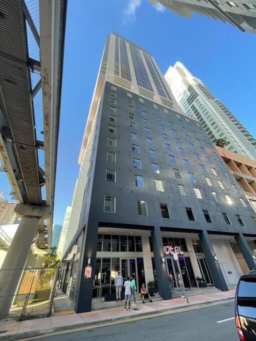 Downtown Miami Elegance. 17th Floor YotelPad