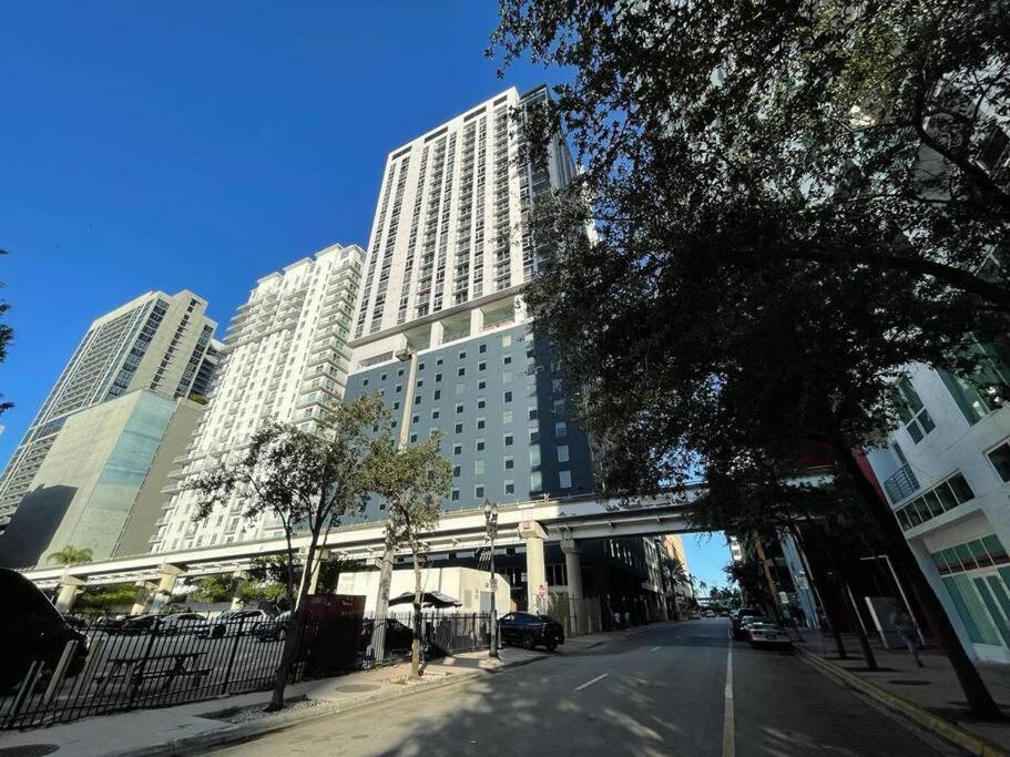Downtown Miami Elegance. 17th Floor YotelPad