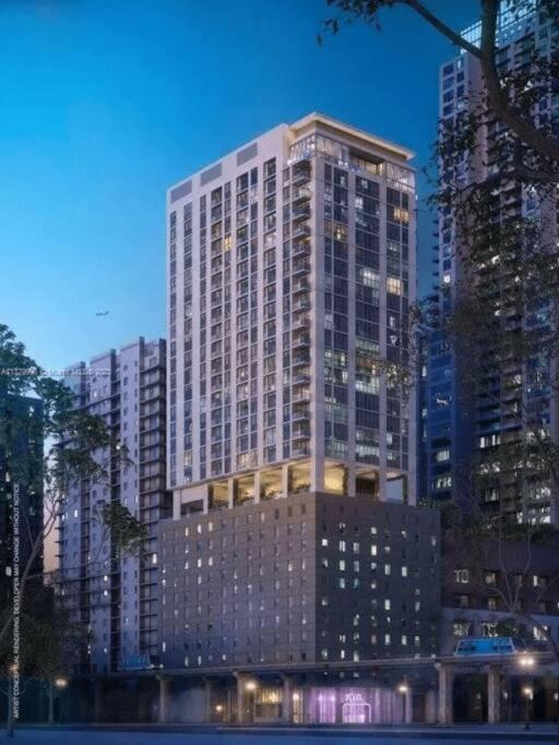 Downtown Miami Elegance. 17th Floor YotelPad
