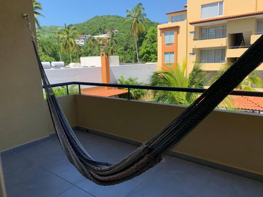 La Ropa Condo 5 min walk to the beach view 3