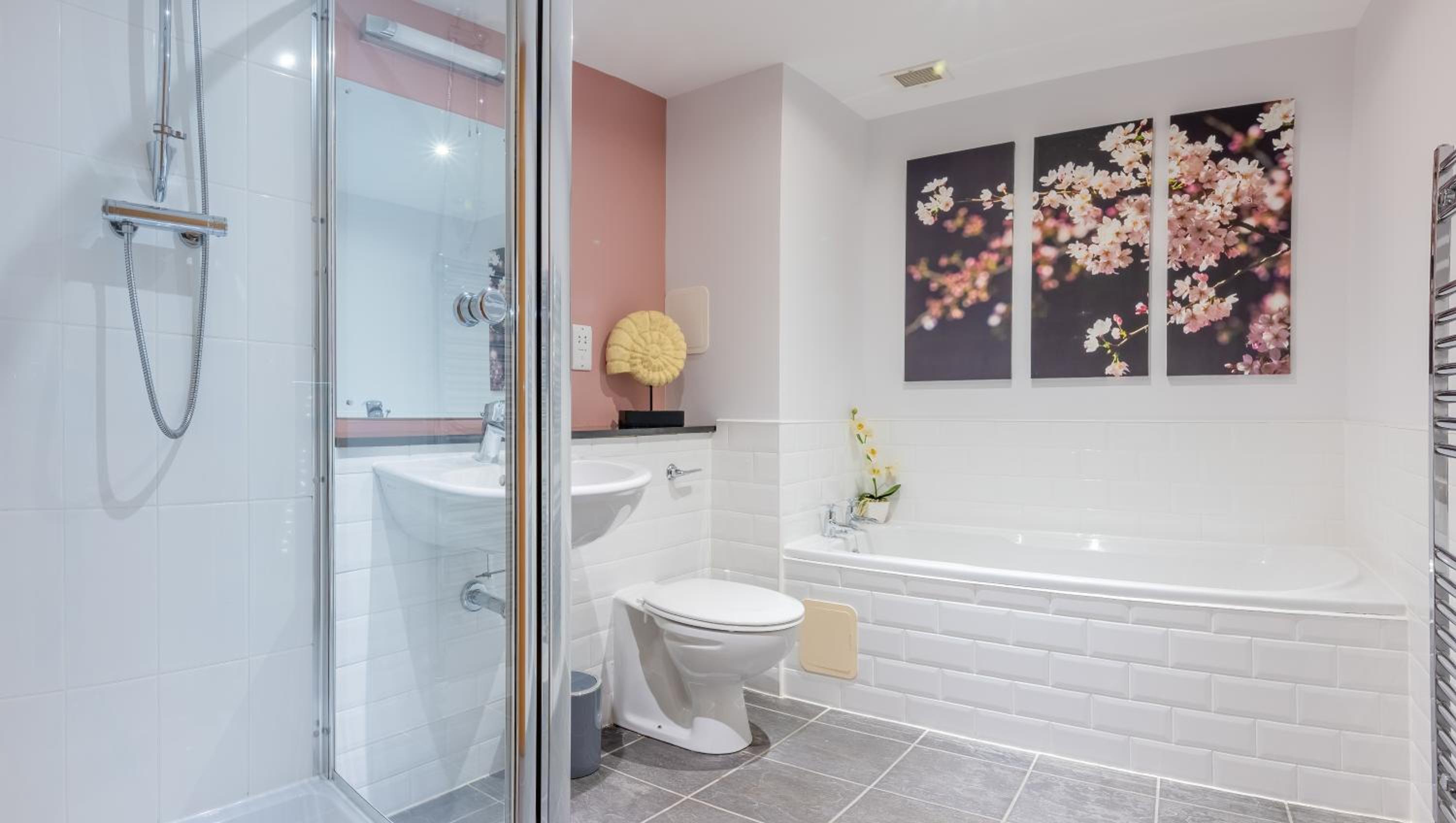 AC19 Lower North Aisle - Luxury Self Catering 2 Bedroom Apartment view 2