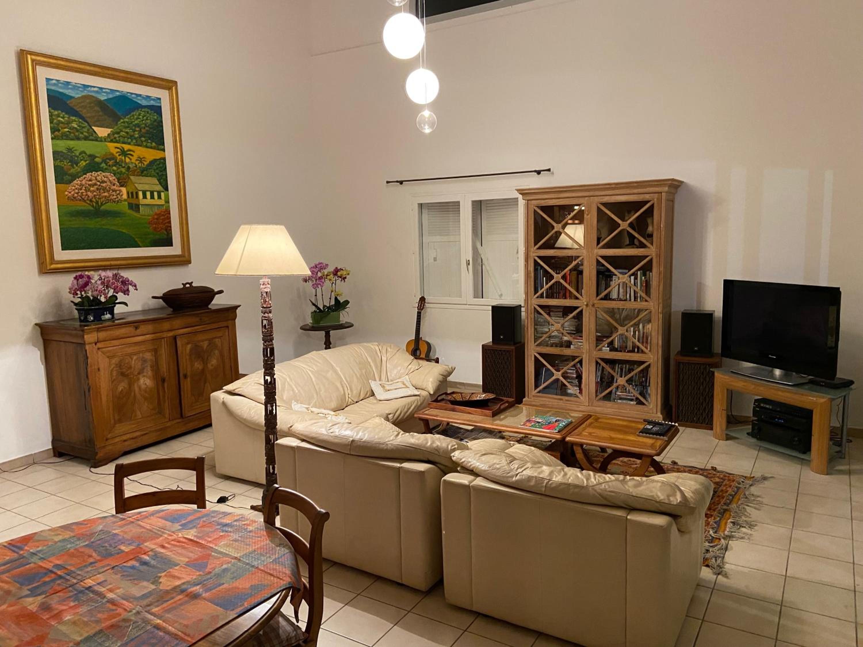 Villa Les Jacarandas