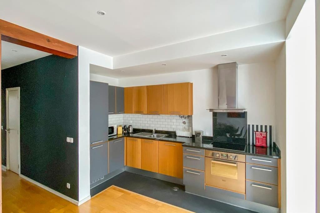 Premium Central Lisbon Apartment - Walk Everywhere