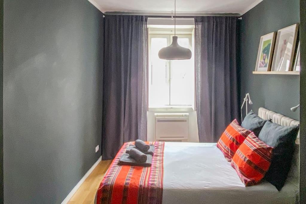 Premium Central Lisbon Apartment - Walk Everywhere