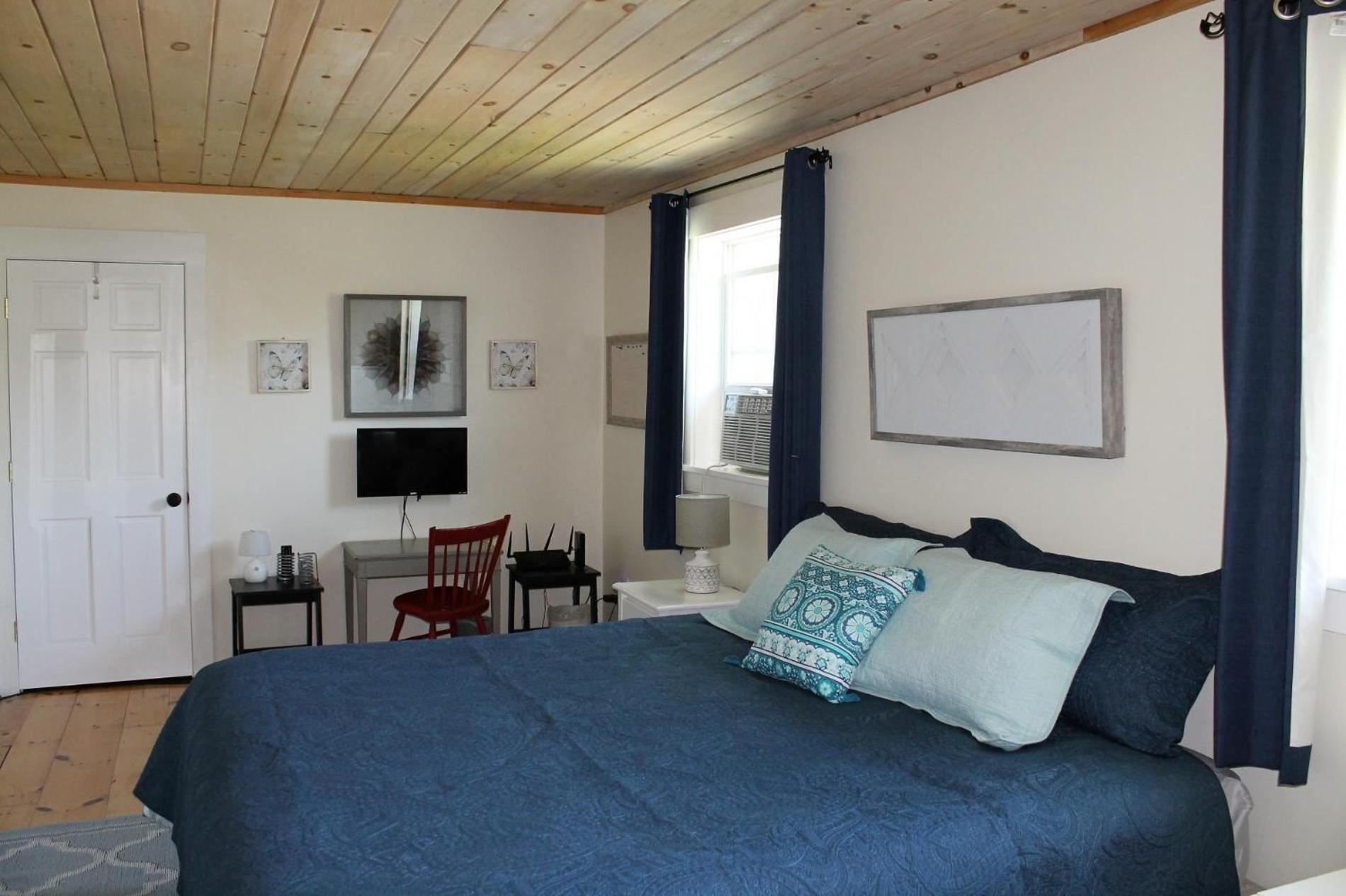Pine and Sea Beach Retreat