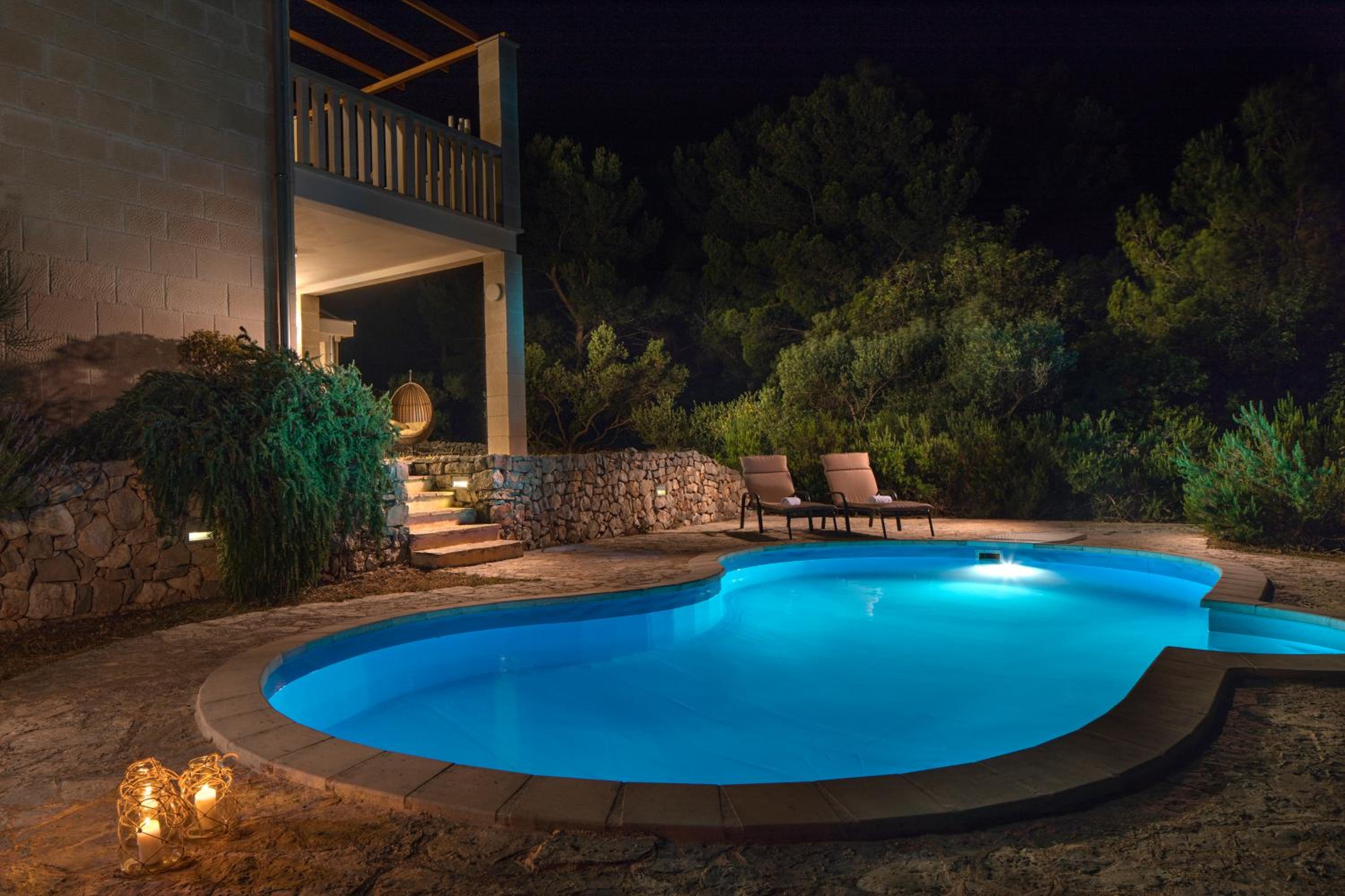 Doris Hvar