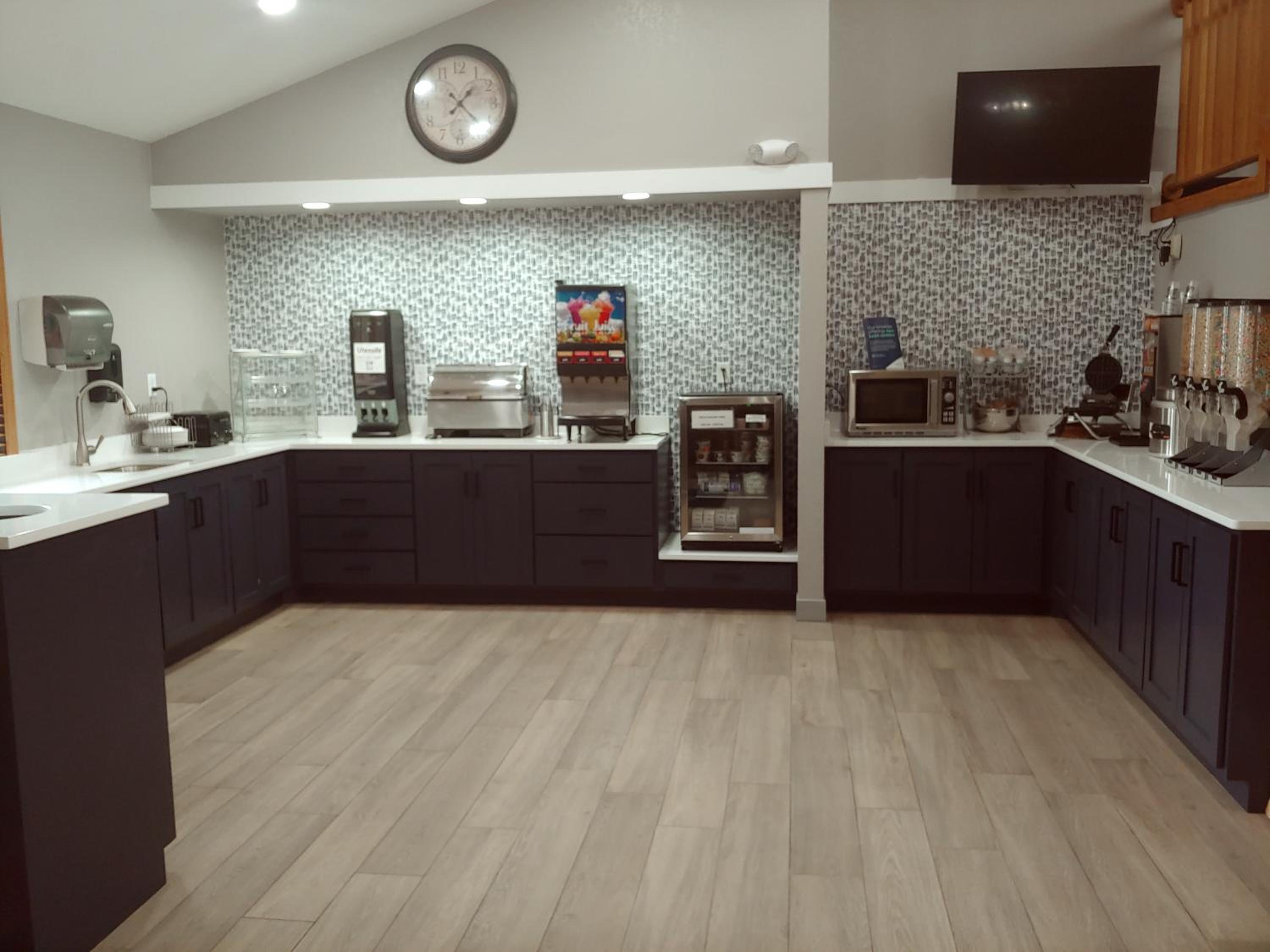 AmericInn by Wyndham Dickinson view 2