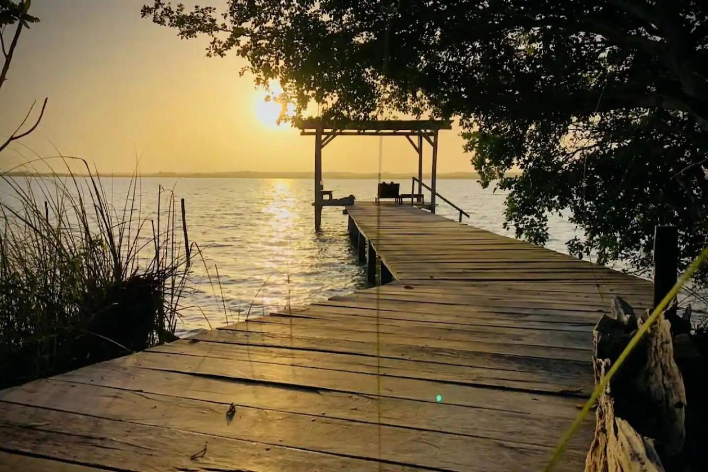 EcoStay SuKhA- Cabañas ecológicas frente a la laguna