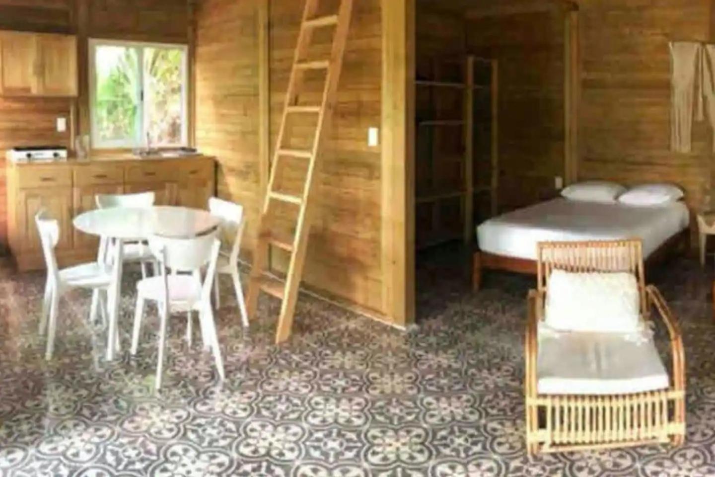 EcoStay SuKhA- Cabañas ecológicas frente a la laguna