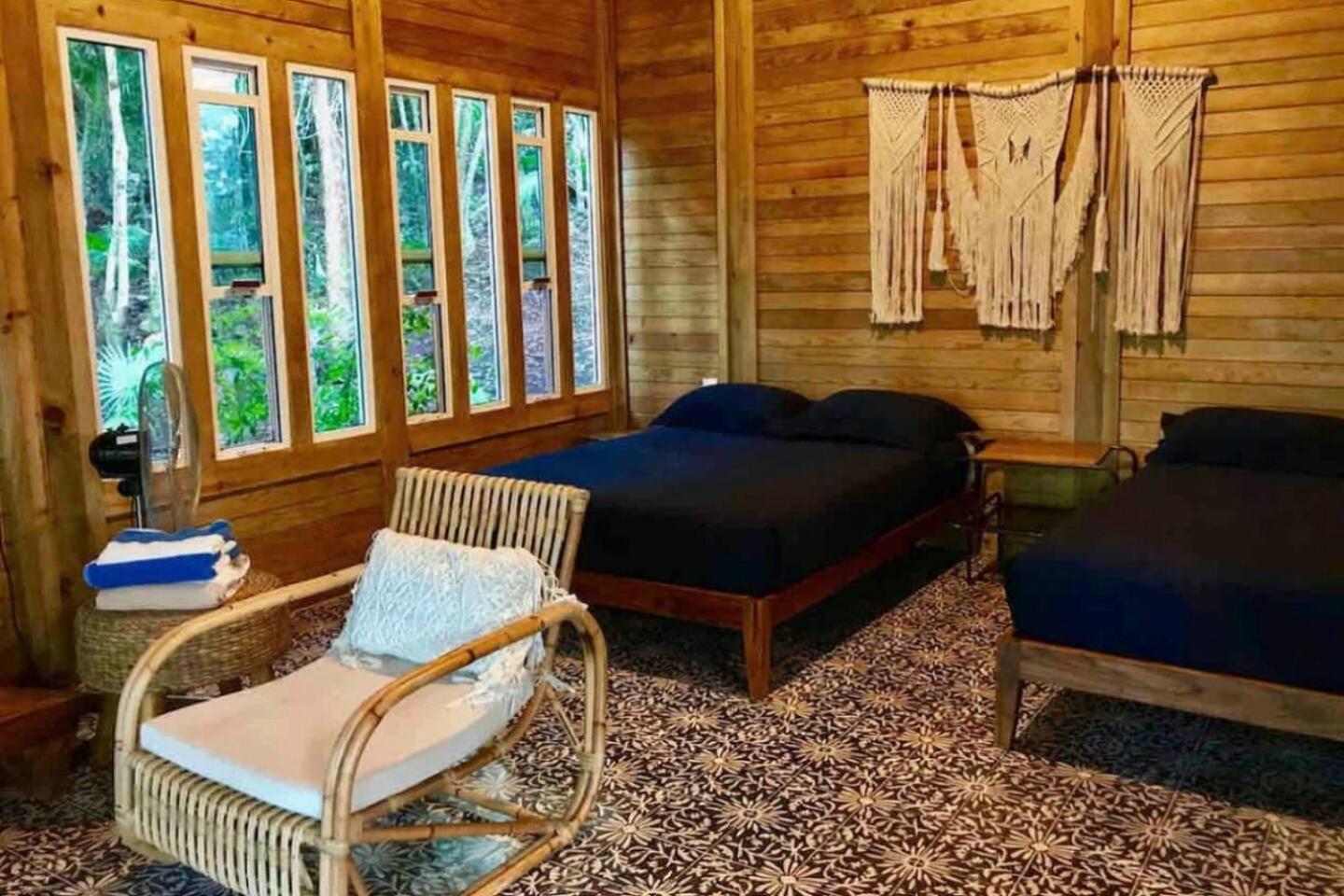 EcoStay SuKhA- Cabañas ecológicas frente a la laguna