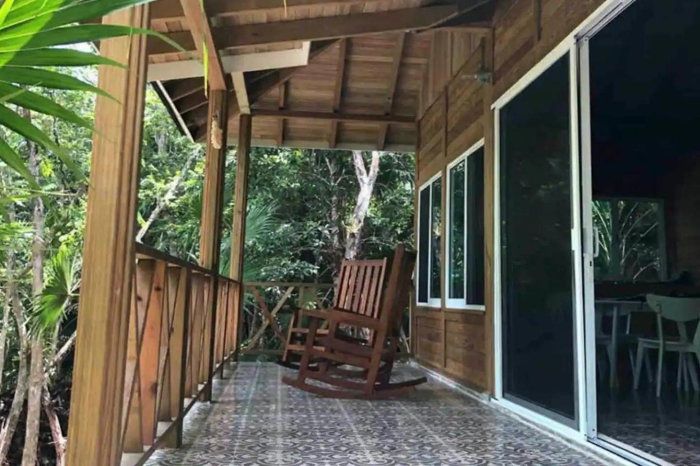 EcoStay SuKhA- Cabañas ecológicas frente a la laguna