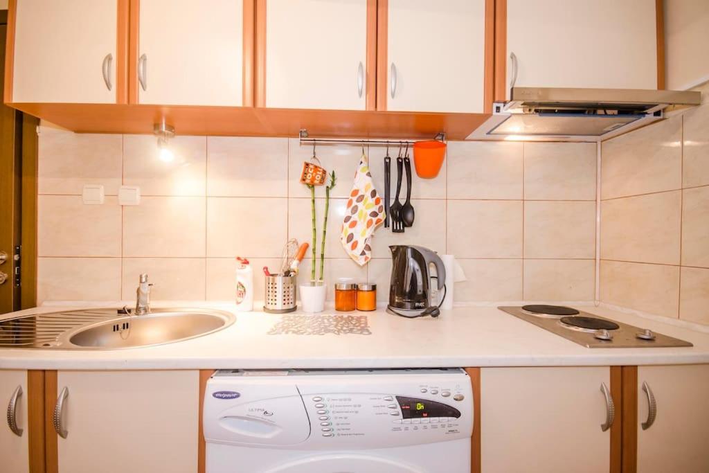 23 Central 1 Bedroom Apartment with Balcony