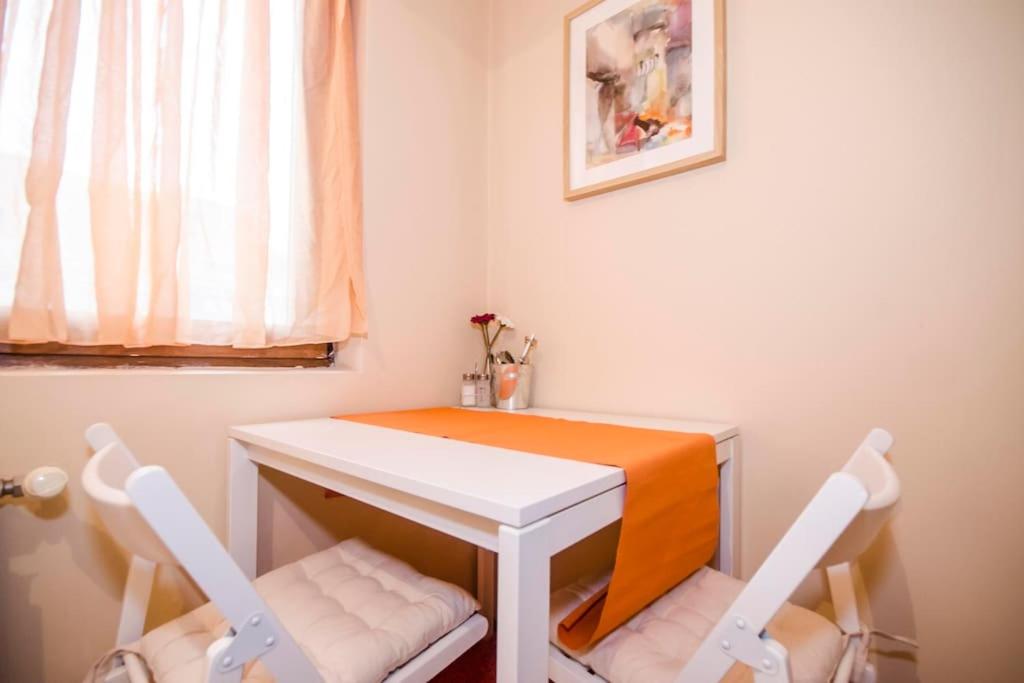 23 Central 1 Bedroom Apartment with Balcony